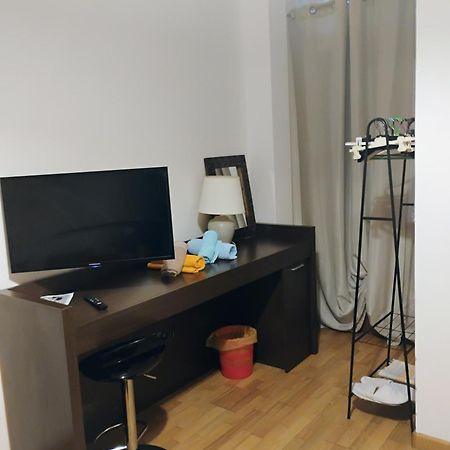 "Orchidea" Camera Privata Nell'Appartamento Condiviso 卡利亚里 外观 照片